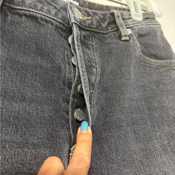 ROLLA'S Classic Flare Crop in Shadow.  Charcoal Washed Black Denim. Raw Hem. - Picture 4 of 11